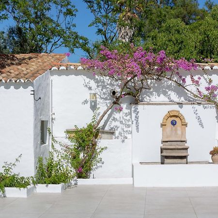 Amago Guesthouse Santa Bárbara de Nexe Exterior photo